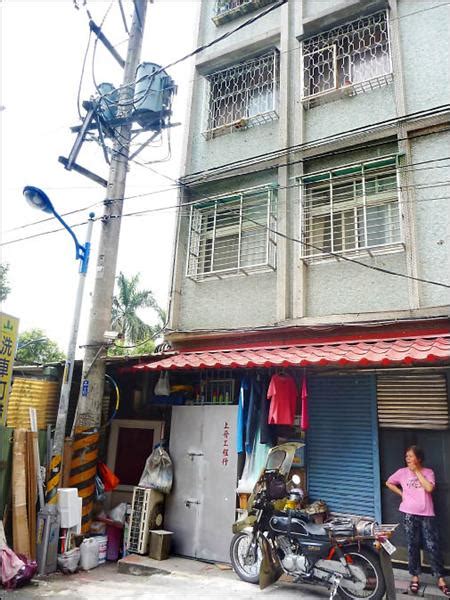 住家旁有電線桿|緊鄰變電箱